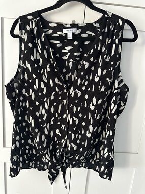 Nine West Black & White Sleeveless Tie-Front Camisole